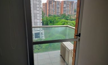 apartamento en arriendo en loma del esmeraldal. Cod A9155533