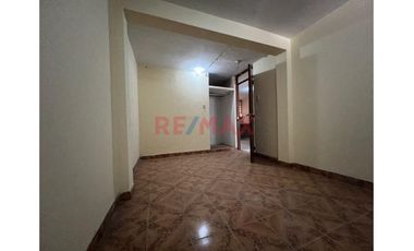 🏡✨ ¡Vendo Casa De 2 Pisos Con Gran Potencial De Inversión En Ciudad Del Deporte  Ventanilla! ✨🏡