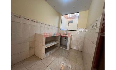 🏡✨ ¡Vendo Casa De 2 Pisos Con Gran Potencial De Inversión En Ciudad Del Deporte  Ventanilla! ✨🏡
