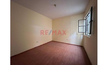 🏡✨ ¡Vendo Casa De 2 Pisos Con Gran Potencial De Inversión En Ciudad Del Deporte  Ventanilla! ✨🏡