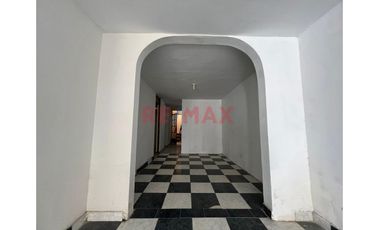 🏡✨ ¡Vendo Casa De 2 Pisos Con Gran Potencial De Inversión En Ciudad Del Deporte  Ventanilla! ✨🏡