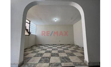 🏡✨ ¡Vendo Casa De 2 Pisos Con Gran Potencial De Inversión En Ciudad Del Deporte  Ventanilla! ✨🏡