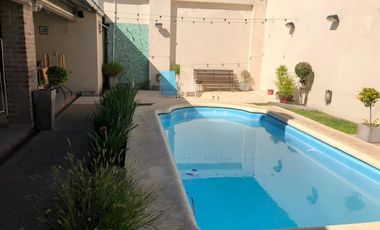 HERMOSA CASA EN VENTA CON 3 HABITACIONES, PILETA Y QUINCHO, QUILMES 1900 -TEMPERLEY-