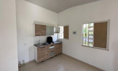 casa en arriendo en el carmelo. Cod A111466