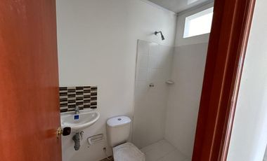 casa en arriendo en el carmelo. Cod A111466