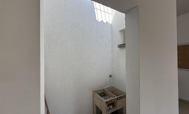 casa en arriendo en el carmelo. Cod A111466