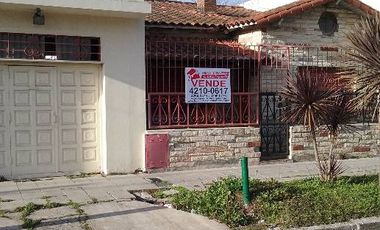 Casa en venta en Ezpeleta Oeste, Quilmes
