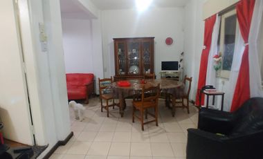 Casa tipo PH 4 Ambientes con cochera