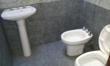 ALQUILER DEPTO EN BURZACO 2 AMB.C/PATIO.EXCEL UBICAC. A 2CDRAS ESTAC. Y MTS AV.ESPORA