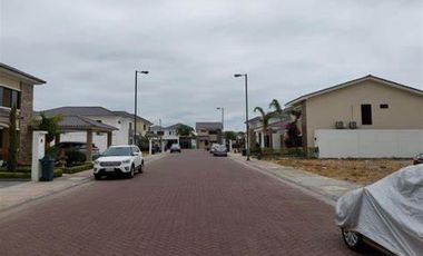 Vía a la Costa Km. 13 Punta Esmeralda Vendo terreno 403,60 m2 