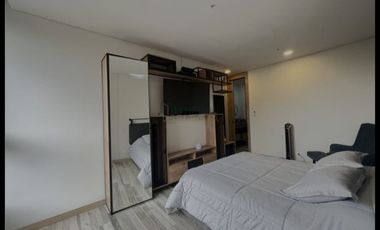 apartamento en arriendo/venta en loma del escobero. Cod V13932