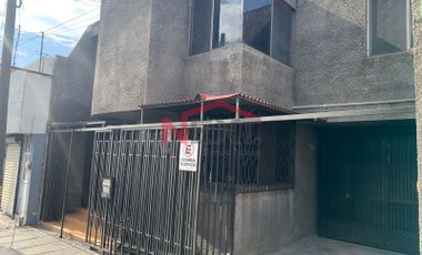 SE VENDE EDIFICIO CON 3 DEPARTAMENTOS Y DOS LOCALES PARA OFICINAS Y/O NEGOCIO