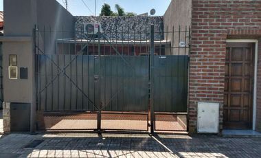 Casa PH en venta en Quilmes Oeste