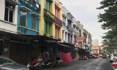 Dijual Ruko Tol Boulevard BSD City Lokasi pinggir Jalan Besar komplek Ramai sekali