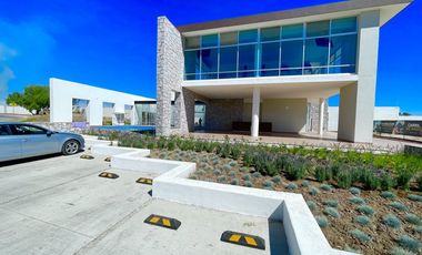 SURPONIENTE EN XARAMA AMPLIA EXCELENTES ESPACIOS