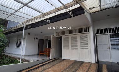 Disewakan Rumah Satu Lantai Dekat Mall Di Pondok Indah