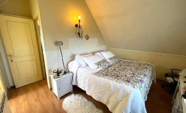 Impecable casa esquina en calle San martin