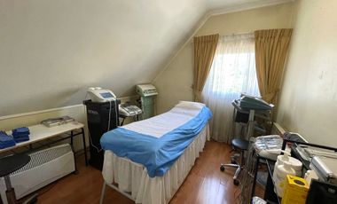 Impecable casa esquina en calle San martin