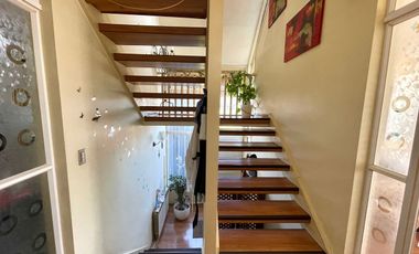 Impecable casa esquina en calle San martin