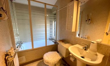 Impecable casa esquina en calle San martin