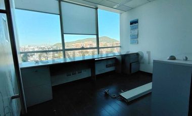 OPORTUNIDAD! OFICINA EN AVDA. LA DEHESA, LUMINOSIDAD Y CONECTIVIDAD