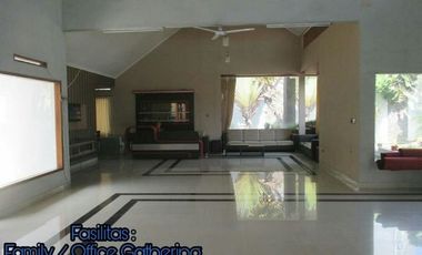 Di Sewakan Rumah Besar Siap Huni 4 Kamar Posisi HOEK di Antapani Bandung