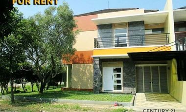 Di Sewakan Rumah Besar Siap Huni 4 Kamar Posisi HOEK di Antapani Bandung