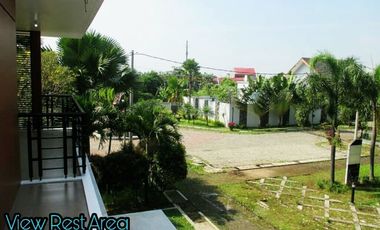 Di Sewakan Rumah Besar Siap Huni 4 Kamar Posisi HOEK di Antapani Bandung