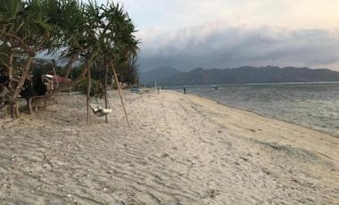 Tanah Tepi Pantai Sunset Point Gili Air Lombok