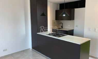 apartamento en arriendo en loma de las brujas. Cod A776322
