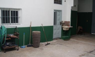 Galpón de 300m2 en alquiler en Parque Chacabuco