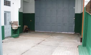 Galpón de 300m2 en alquiler en Parque Chacabuco