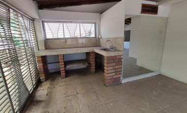 casa en venta en los acacios. Cod V24368