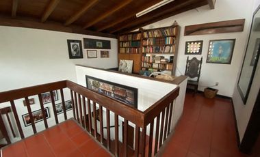 CAOBOS EXCELENTE UBICACION