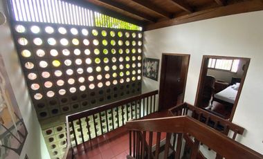 CAOBOS EXCELENTE UBICACION