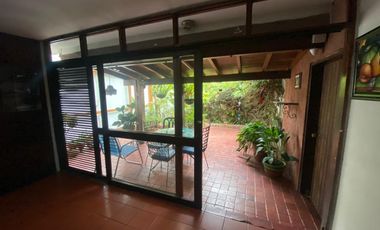 CAOBOS EXCELENTE UBICACION