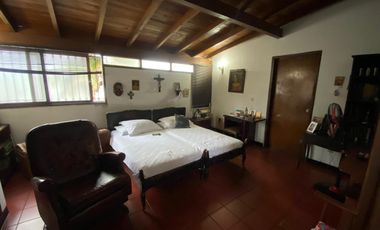 CAOBOS EXCELENTE UBICACION