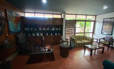 CAOBOS EXCELENTE UBICACION