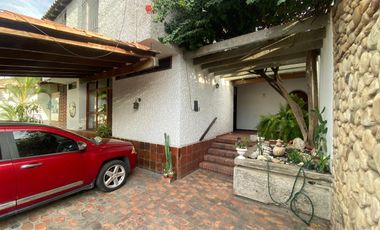 CAOBOS EXCELENTE UBICACION