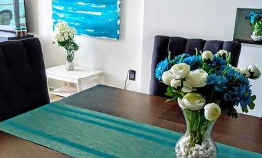 Depa de 3 recamaras con 3 baños completos climatizados y amueblado cuenta con alberca, vista al mar y a la isla de sacrificios en el piso 4.de a 128 m2 y 7:30 mts de frente al boulevard Manuel Ávila Camacho .