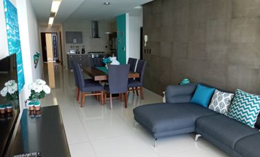 Depa de 3 recamaras con 3 baños completos climatizados y amueblado cuenta con alberca, vista al mar y a la isla de sacrificios en el piso 4.de a 128 m2 y 7:30 mts de frente al boulevard Manuel Ávila Camacho .