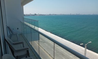 Depa de 3 recamaras con 3 baños completos climatizados y amueblado cuenta con alberca, vista al mar y a la isla de sacrificios en el piso 4.de a 128 m2 y 7:30 mts de frente al boulevard Manuel Ávila Camacho .