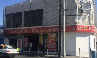 Venta Locales Comerciales en Esquina Santa Catarina $3,350,000