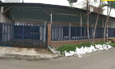 Disewakan Rumah dengan 10 KT di Jl. Darmo Permai Timur, Surabaya