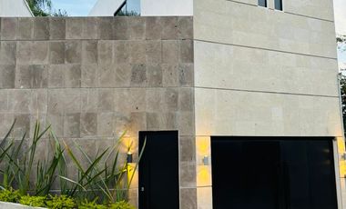 Casa Nueva,  en Fraccionamiento Las Brisas de Cuernavaca, Alberca