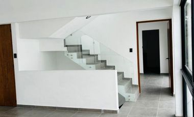 Casa Nueva,  en Fraccionamiento Las Brisas de Cuernavaca, Alberca