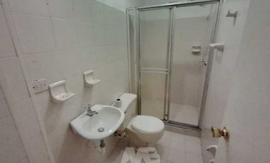 apartamento en arriendo en la castellana. Cod A63297