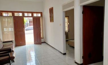 Rumah di Babatan Pilang 2 Lantai Siap Huni Dekat Royal Residence
