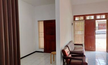 Rumah di Babatan Pilang 2 Lantai Siap Huni Dekat Royal Residence