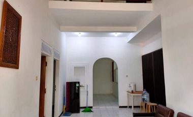 Rumah di Babatan Pilang 2 Lantai Siap Huni Dekat Royal Residence